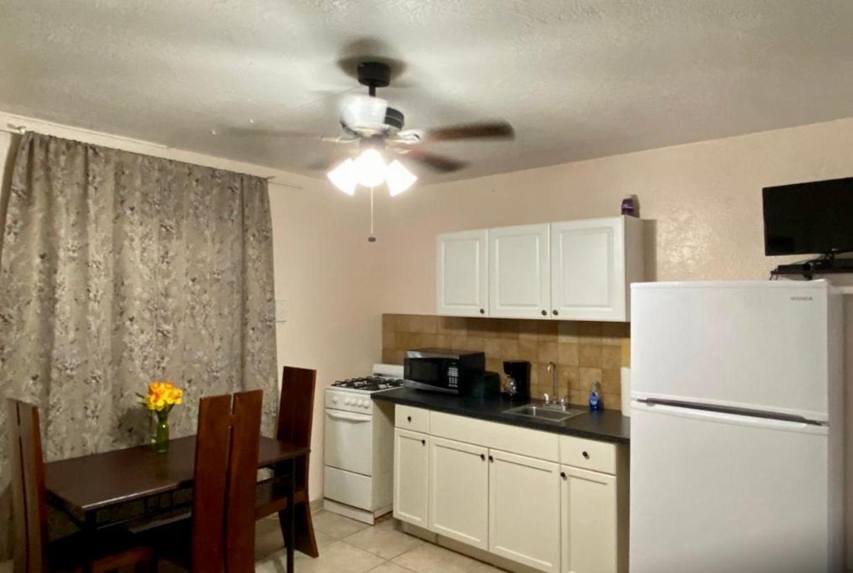 Hallandale Beach Motel With Free Parking And Full Kitchen ! No Extra Fees! Accepting Cash! מראה חיצוני תמונה