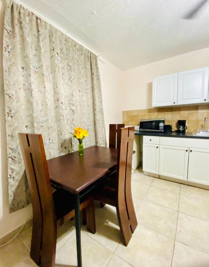 Hallandale Beach Motel With Free Parking And Full Kitchen ! No Extra Fees! Accepting Cash! מראה חיצוני תמונה