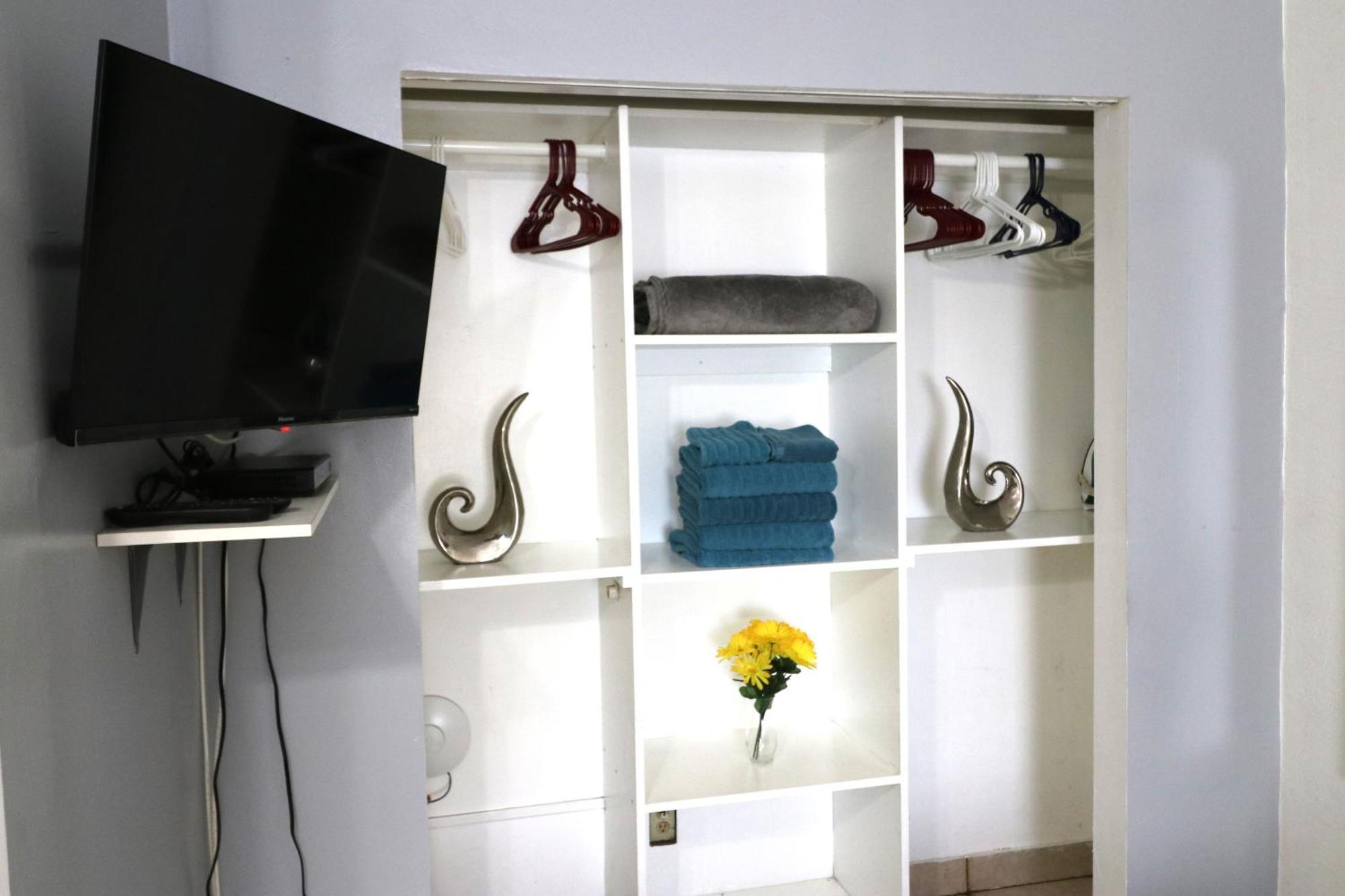 Hallandale Beach Motel With Free Parking And Full Kitchen ! No Extra Fees! Accepting Cash! מראה חיצוני תמונה