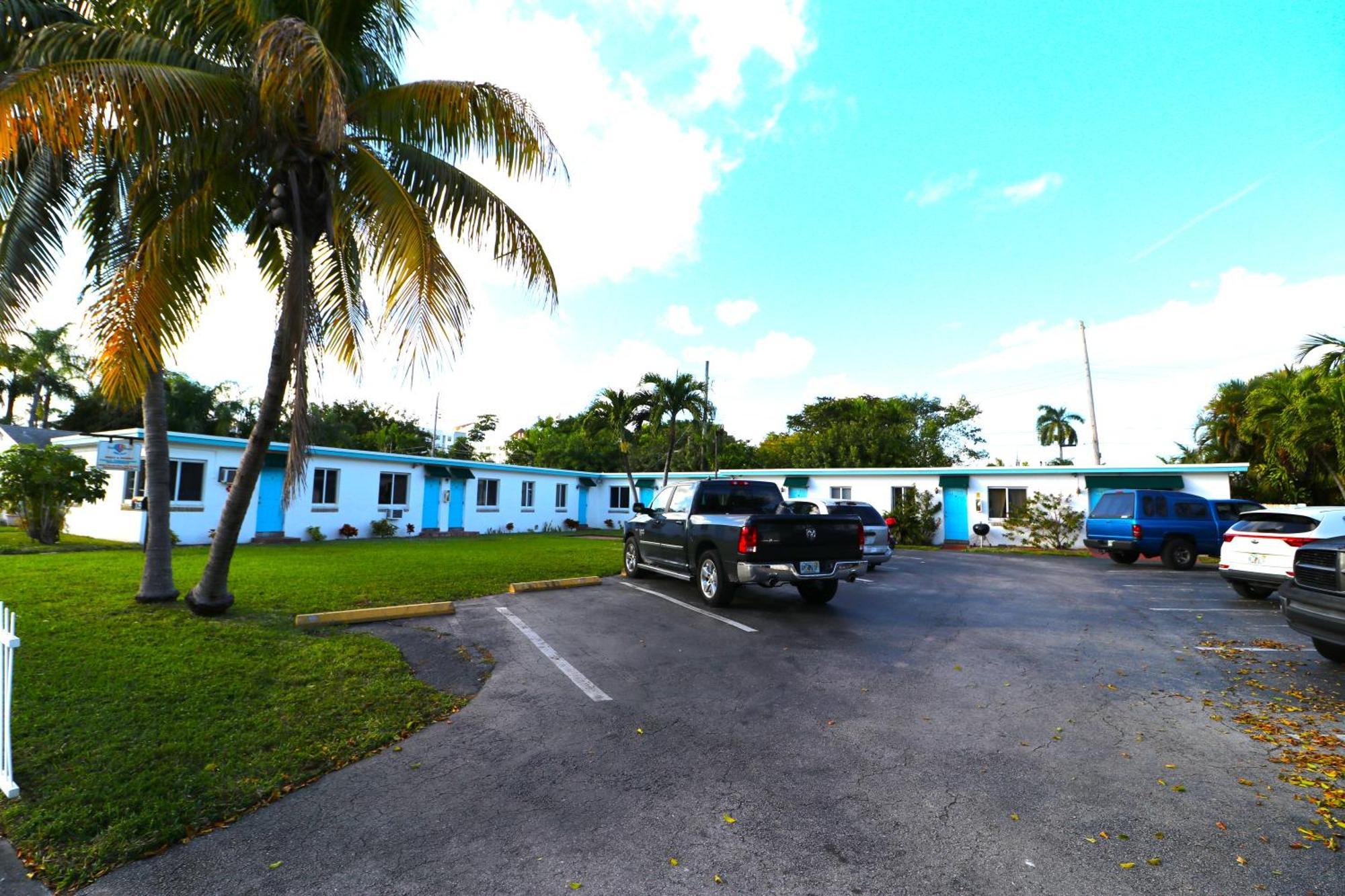 Hallandale Beach Motel With Free Parking And Full Kitchen ! No Extra Fees! Accepting Cash! מראה חיצוני תמונה